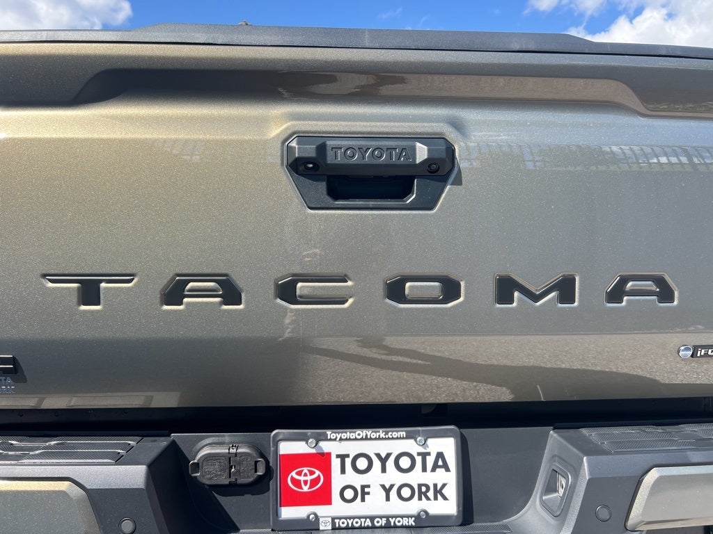 2025 Toyota Tacoma i-FORCE MAX TRD Off-Road i-FORCE MAX