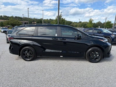 2026 Toyota Sienna Woodland Edition