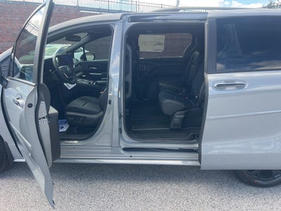 2026 Toyota Sienna Woodland Edition 7 Passenger