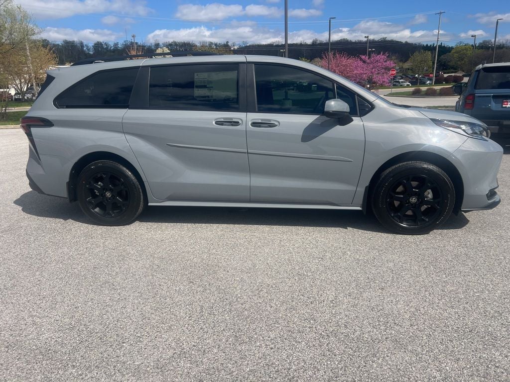 2026 Toyota Sienna Woodland Edition 7 Passenger