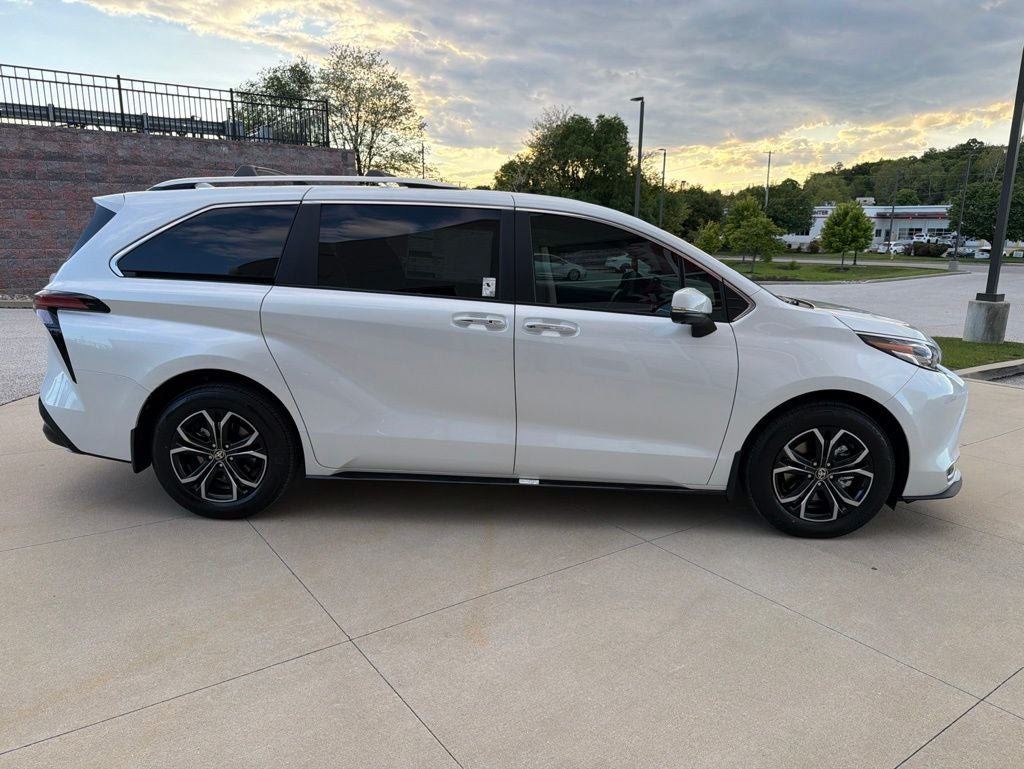 2026 Toyota Sienna Platinum 7 Passenger