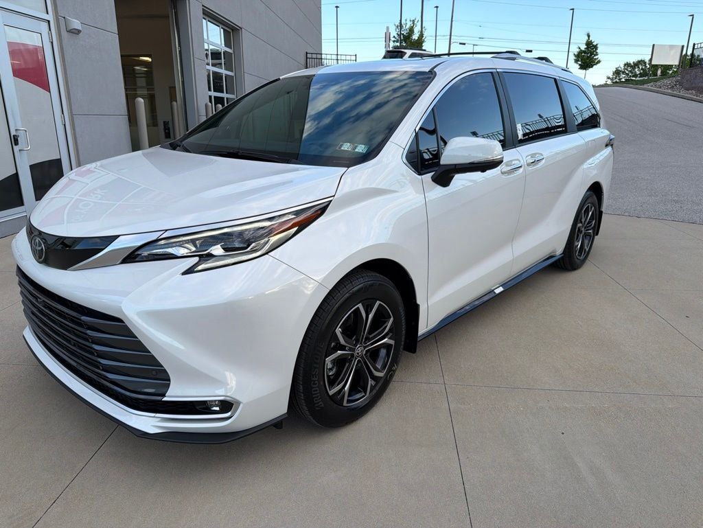 2026 Toyota Sienna Platinum 7 Passenger