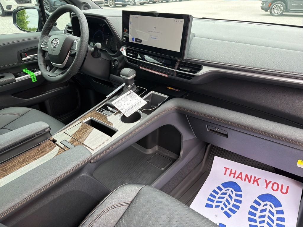 2026 Toyota Sienna Platinum 7 Passenger
