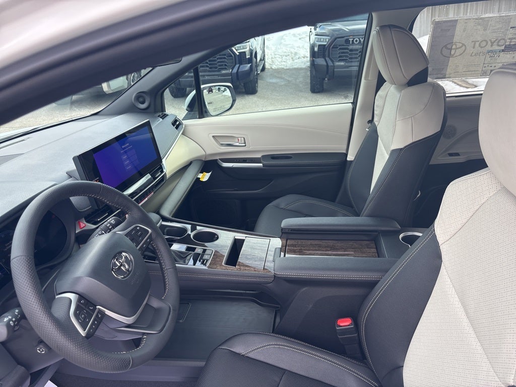 2026 Toyota Sienna Platinum 7 Passenger
