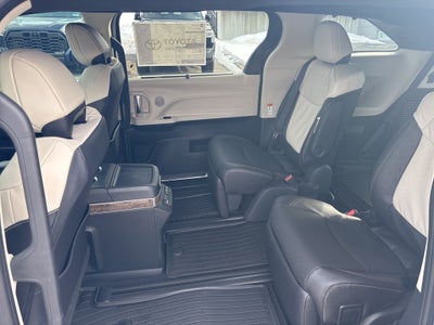 2026 Toyota Sienna Platinum 7 Passenger