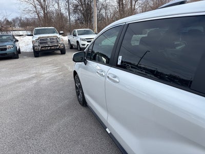 2026 Toyota Sienna Platinum 7 Passenger