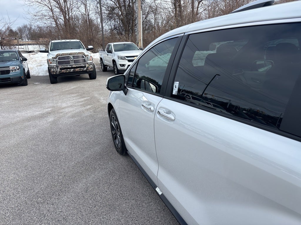 2026 Toyota Sienna Platinum 7 Passenger