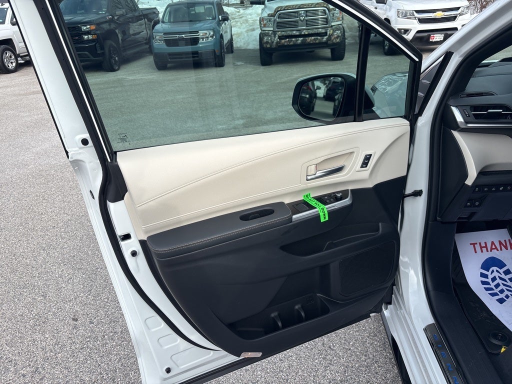 2026 Toyota Sienna Platinum 7 Passenger