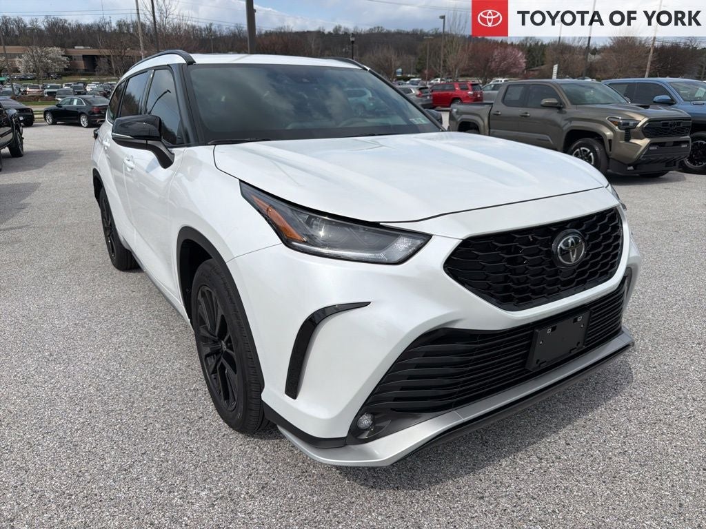 2026 Toyota Highlander Base