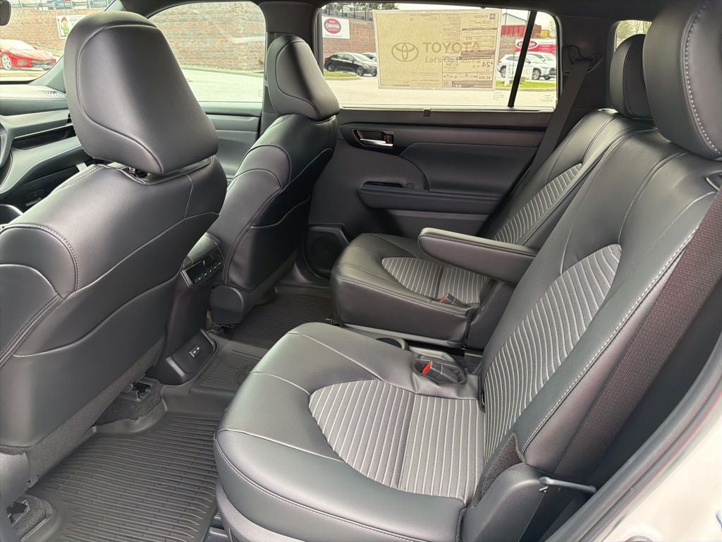 2026 Toyota Highlander Base