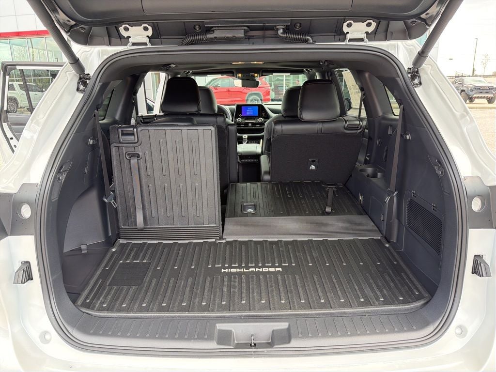 2026 Toyota Highlander Base