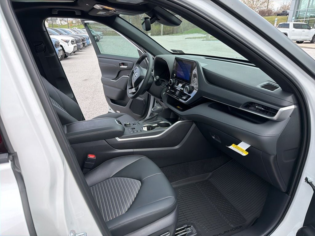 2026 Toyota Highlander Base