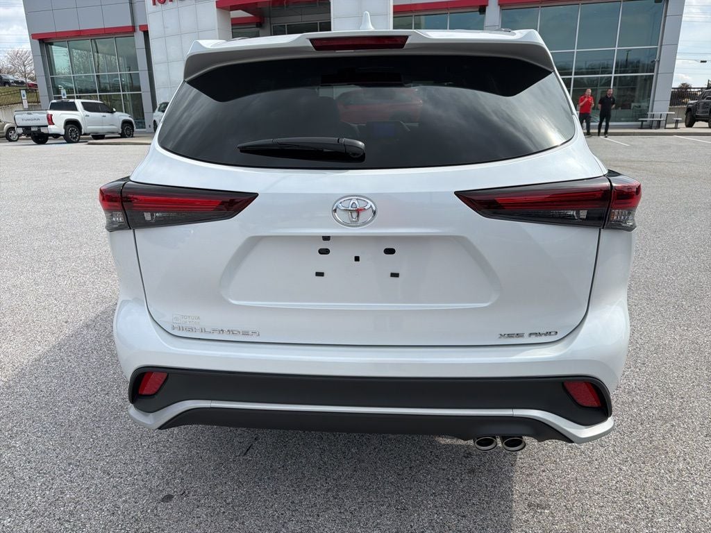 2026 Toyota Highlander Base