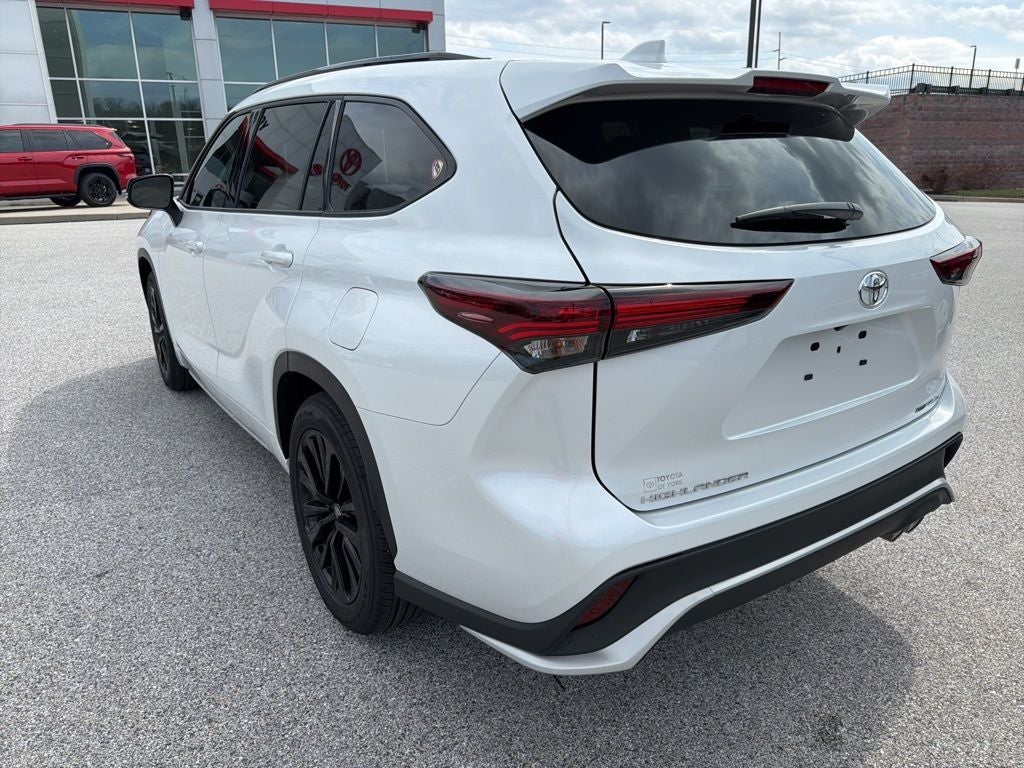 2026 Toyota Highlander Base