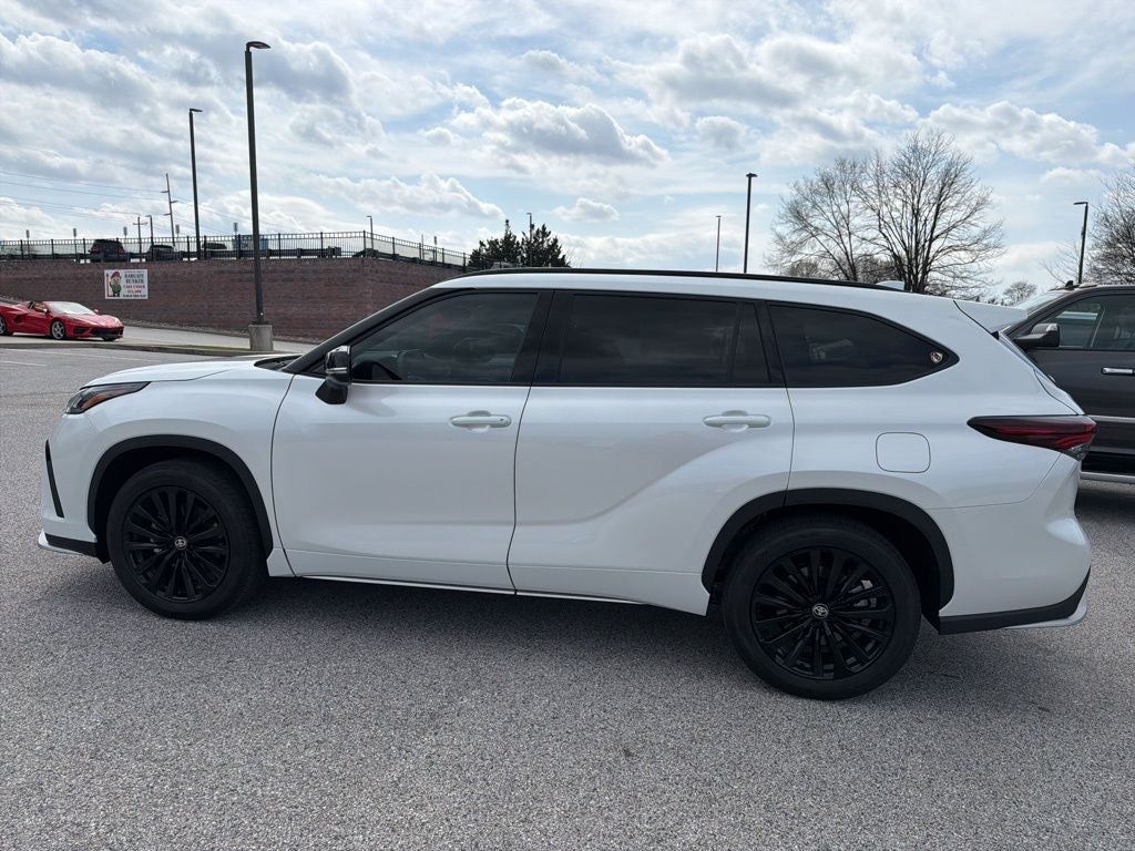 2026 Toyota Highlander Base