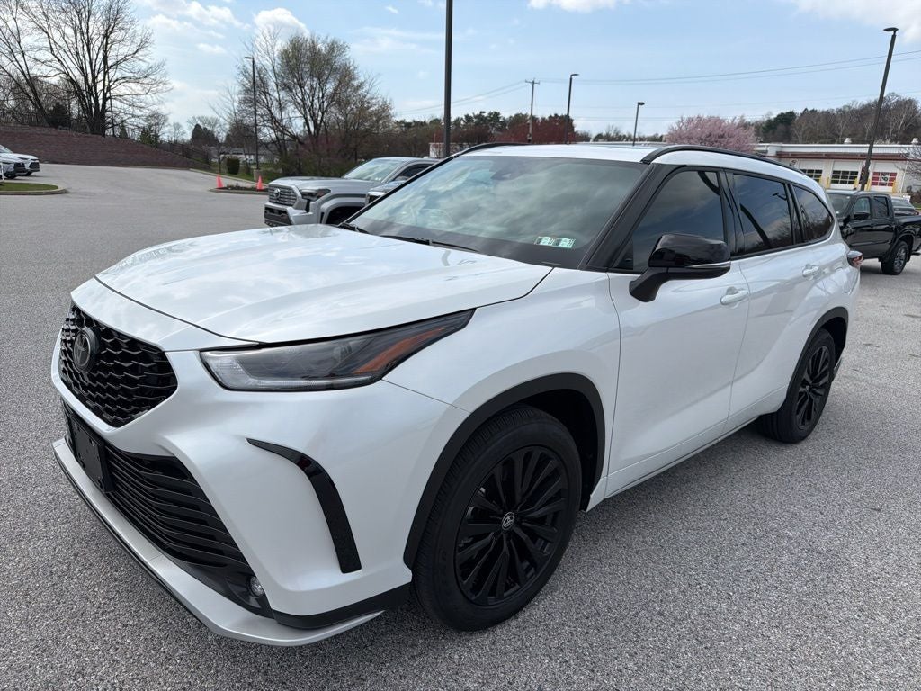 2026 Toyota Highlander Base