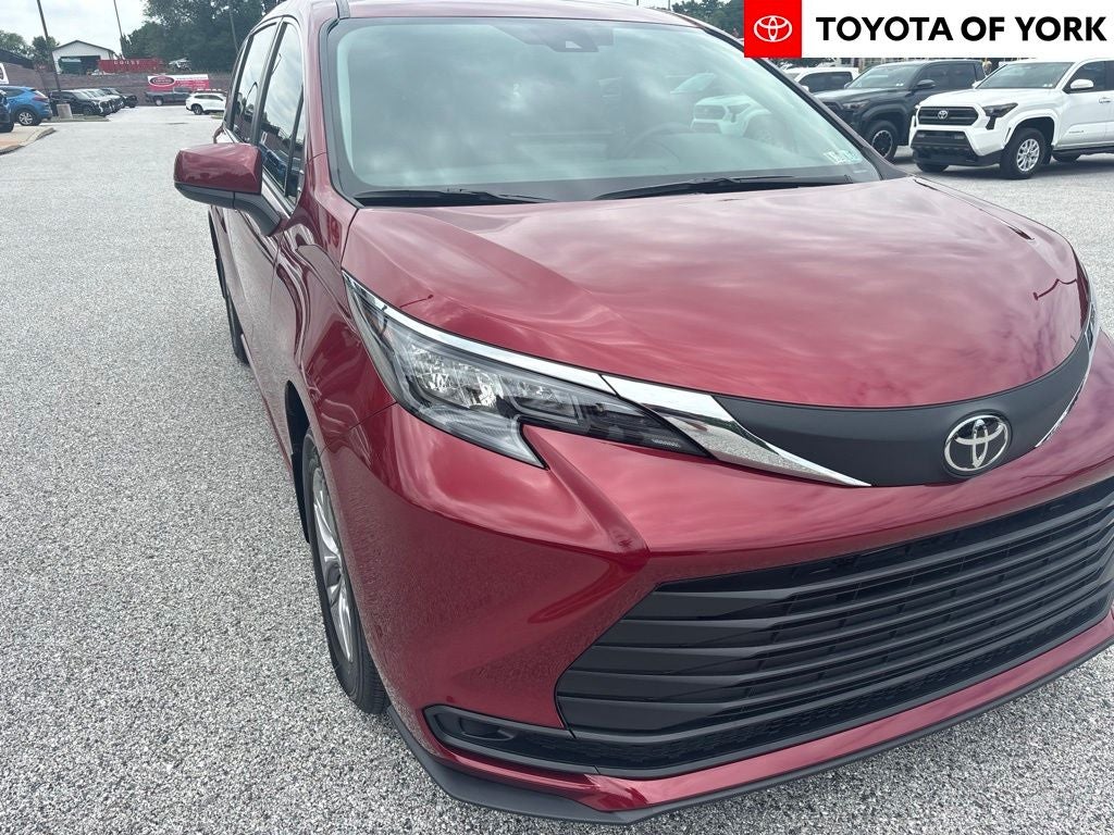 2026 Toyota Sienna LE