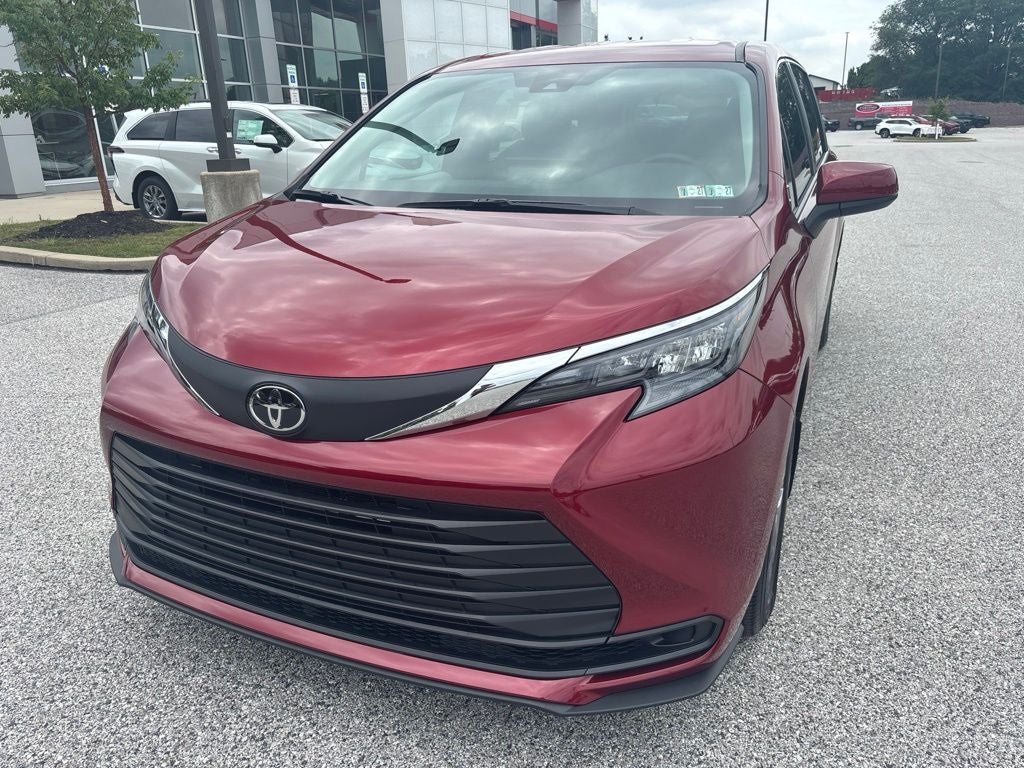 2026 Toyota Sienna LE