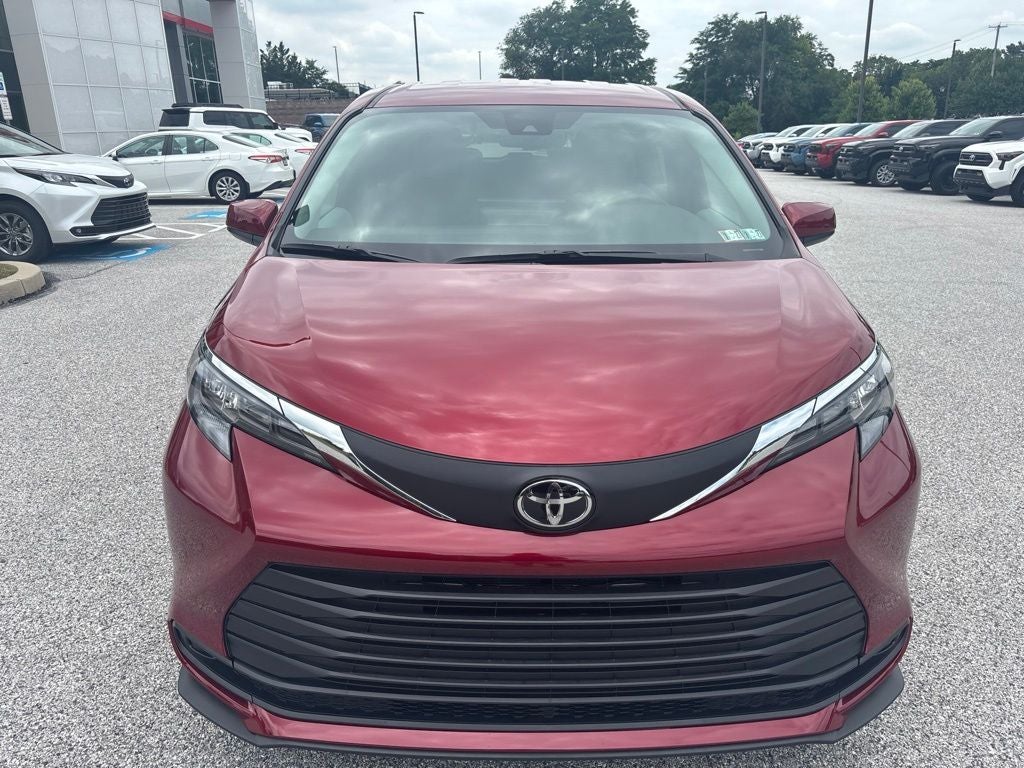 2026 Toyota Sienna LE