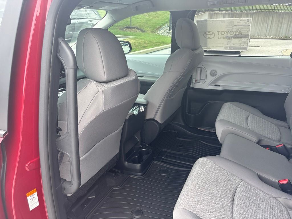 2026 Toyota Sienna LE