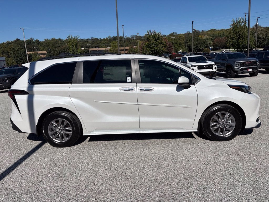 2026 Toyota Sienna XLE 7 Passenger