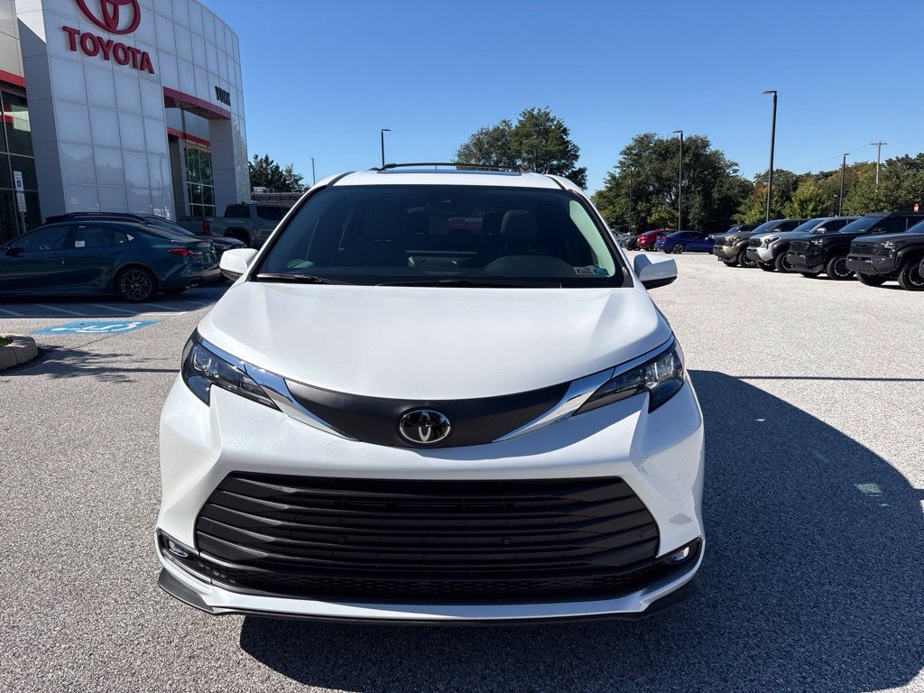 2026 Toyota Sienna XLE 7 Passenger