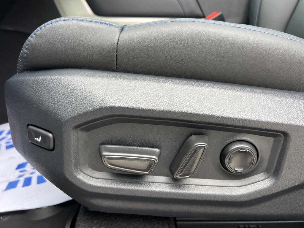 2026 Toyota Tundra i-FORCE MAX Platinum i-FORCE MAX