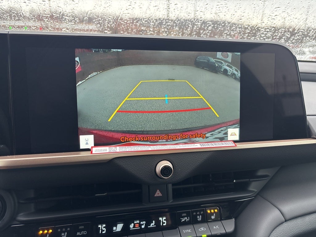 2025 Toyota Toyota Crown Signia XLE