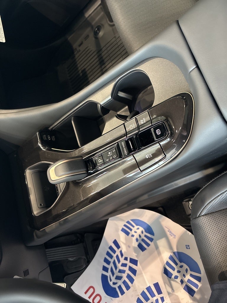 2025 Toyota Toyota Crown Signia Limited