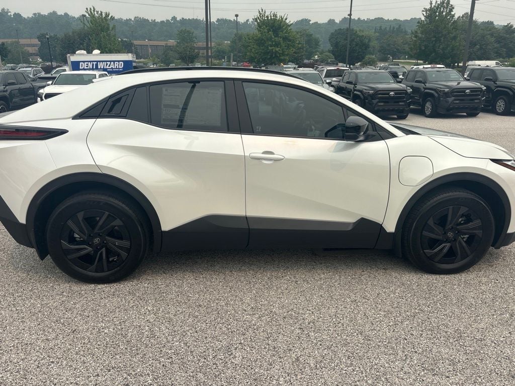 2026 Toyota C-HR SE