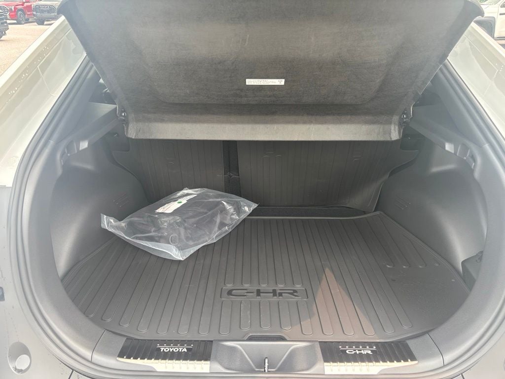 2026 Toyota C-HR SE