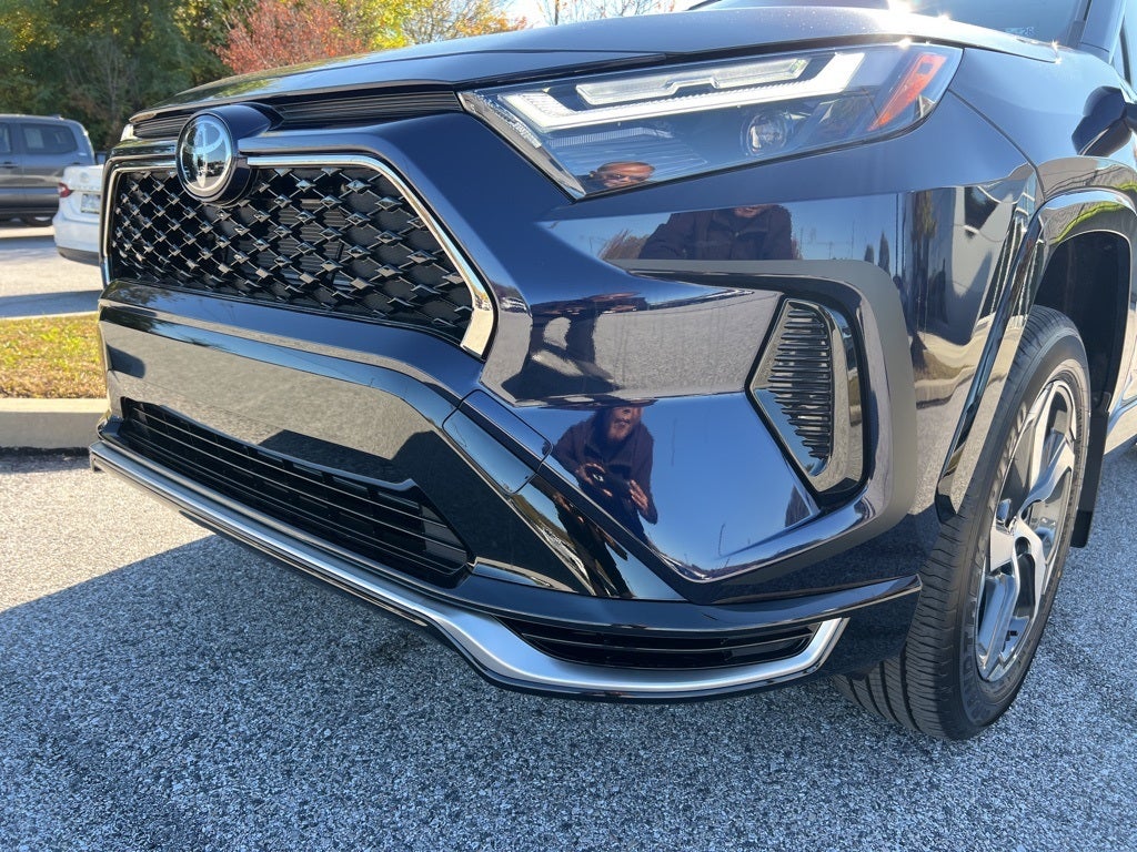 2025 Toyota RAV4 Plug-in Hybrid SE
