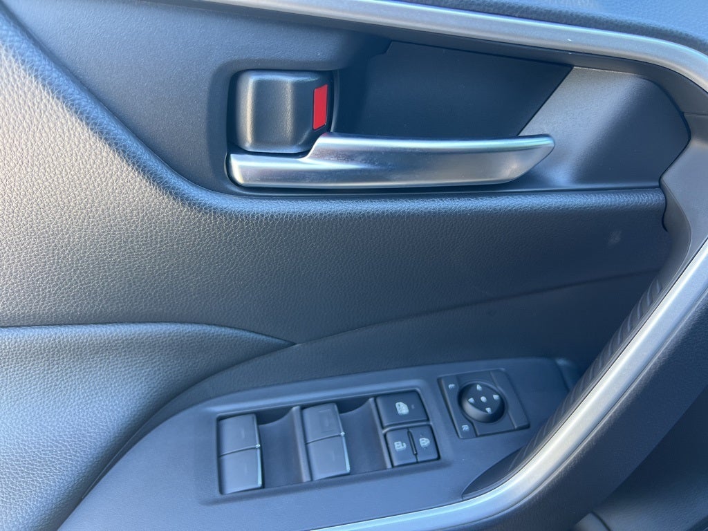 2025 Toyota RAV4 Plug-in Hybrid SE