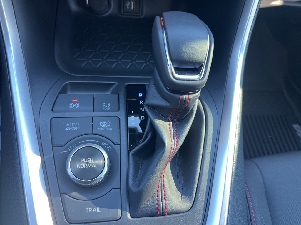 2025 Toyota RAV4 Plug-in Hybrid SE