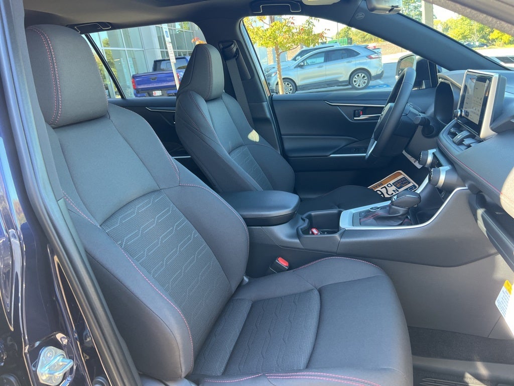 2025 Toyota RAV4 Plug-in Hybrid SE