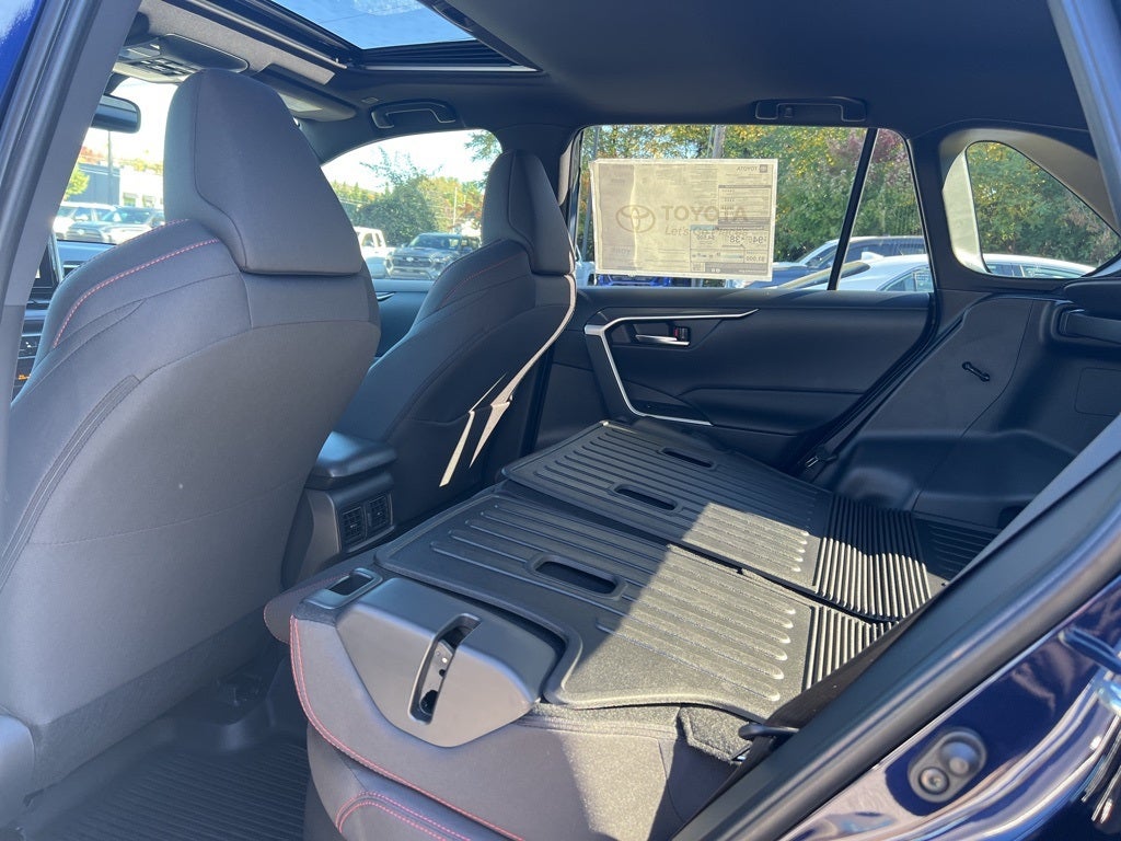 2025 Toyota RAV4 Plug-in Hybrid SE