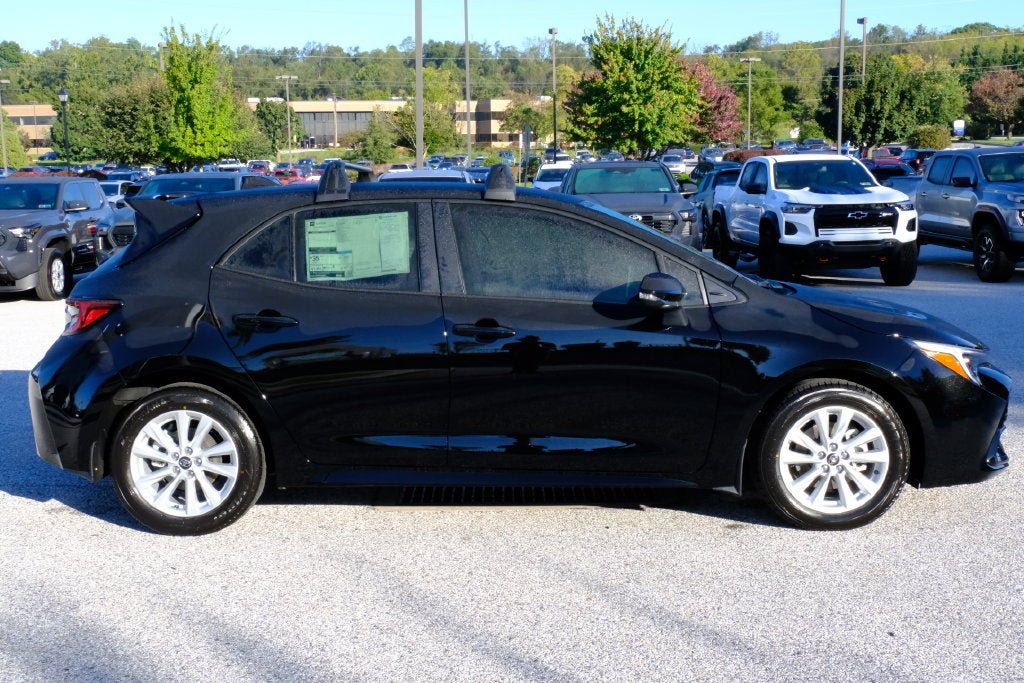2027 Toyota Corolla Hatchback SE
