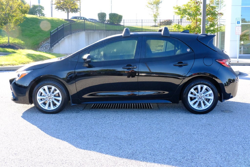 2027 Toyota Corolla Hatchback SE