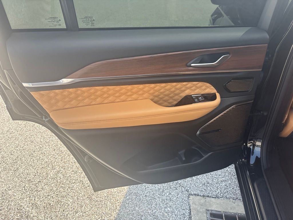 2024 Jeep Grand Cherokee L Summit