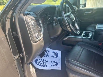 2023 GMC Sierra 2500HD Denali
