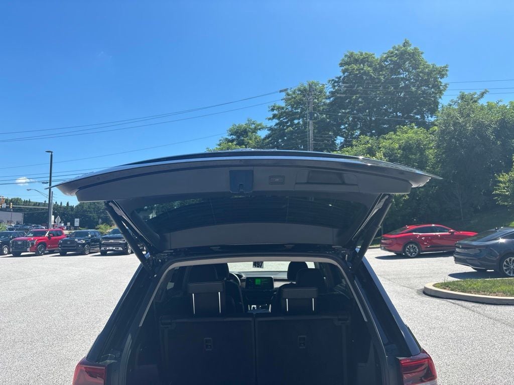 2025 Volkswagen Atlas 2.0T SEL Premium R-Line