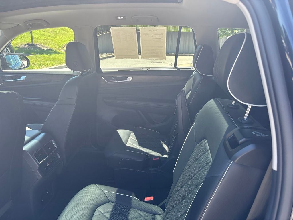 2025 Volkswagen Atlas 2.0T SEL Premium R-Line