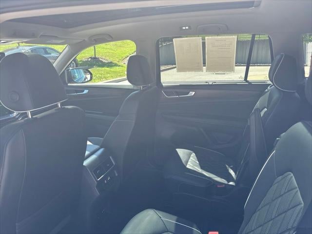 2025 Volkswagen Atlas 2.0T SEL Premium R-Line