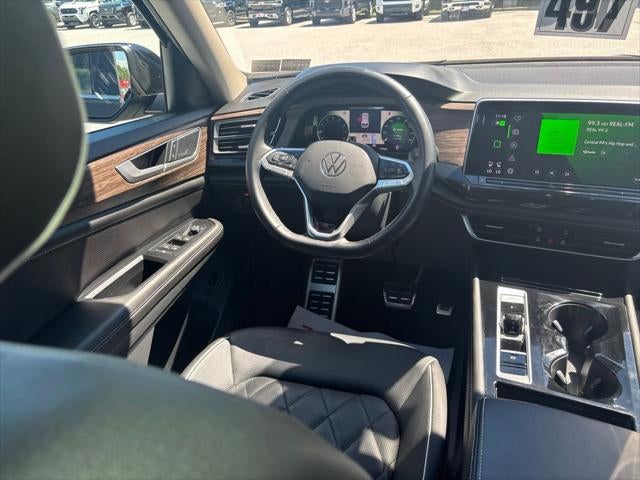 2025 Volkswagen Atlas 2.0T SEL Premium R-Line