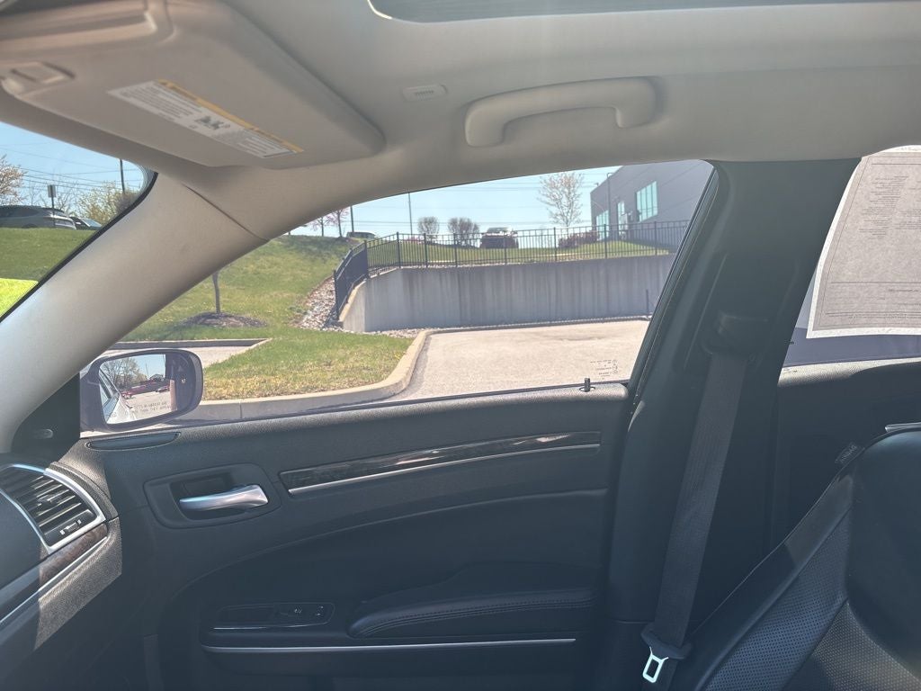 2022 Chrysler 300 Touring