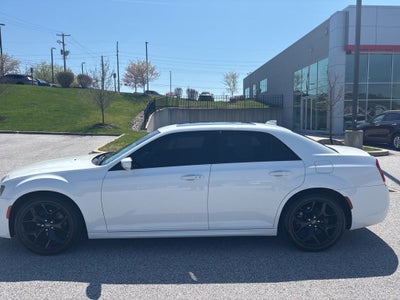 2022 Chrysler 300 Touring