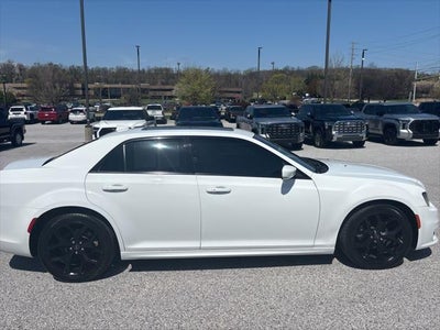 2022 Chrysler 300 Touring