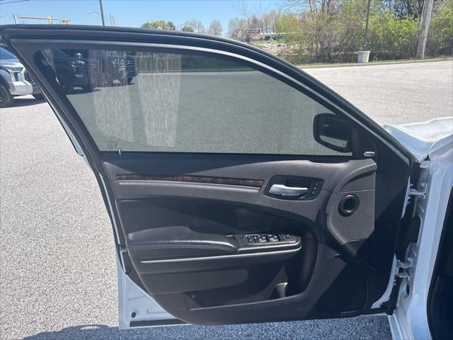 2022 Chrysler 300 Touring