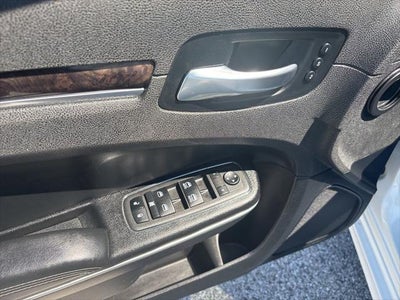 2022 Chrysler 300 Touring