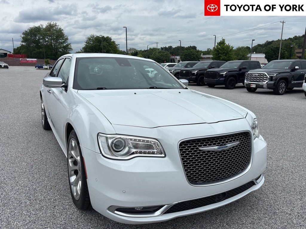 2018 Chrysler 300 C's photo